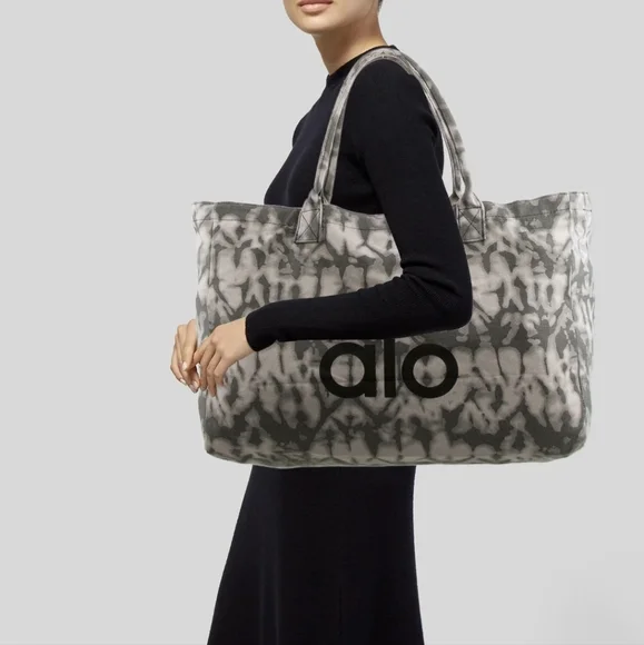 ALO Yoga | Bags | Alo Yoga Tote Bag New With Tag | Poshmark